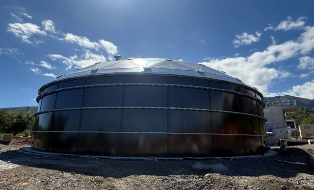 Tanque de agua potable de 2.000 m3 en la Isla de La Reunión