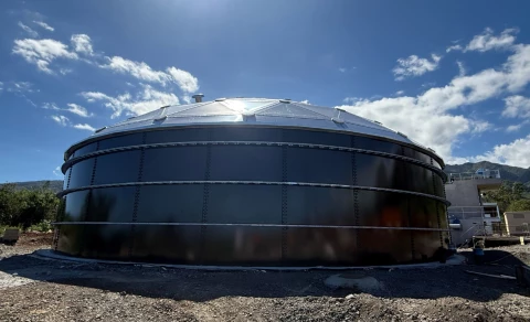 Tanque de agua potable de 2.000 m3 en la Isla de La Reunión