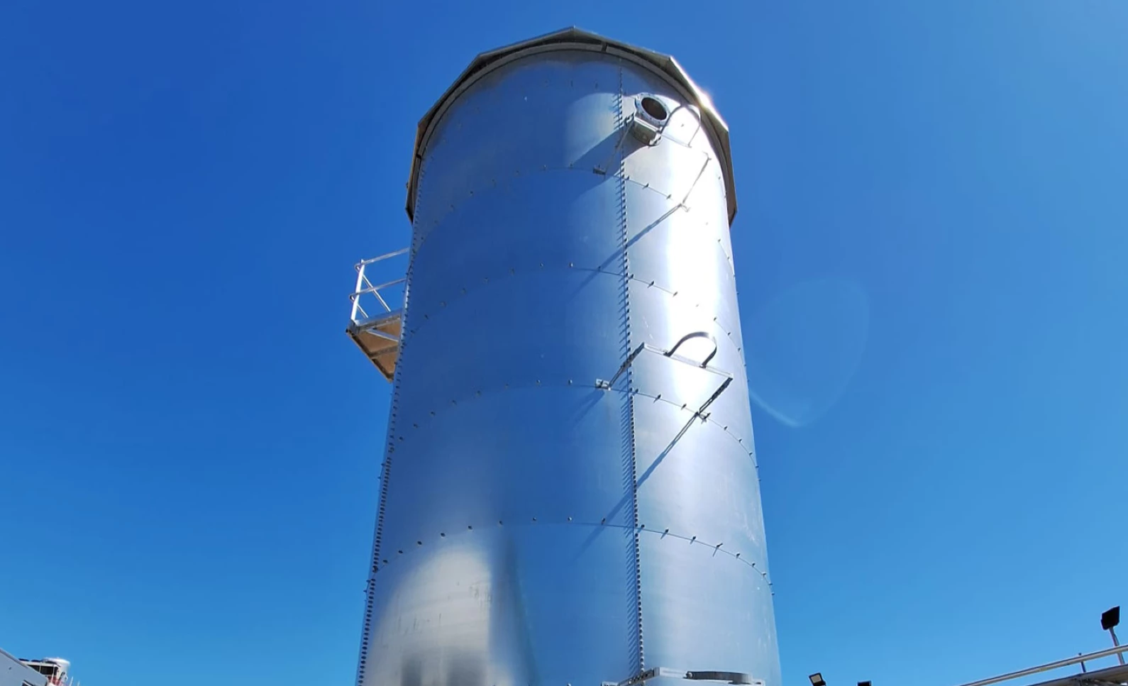 Almacenamiento de agua ultrafiltrada en Harnes, Francia