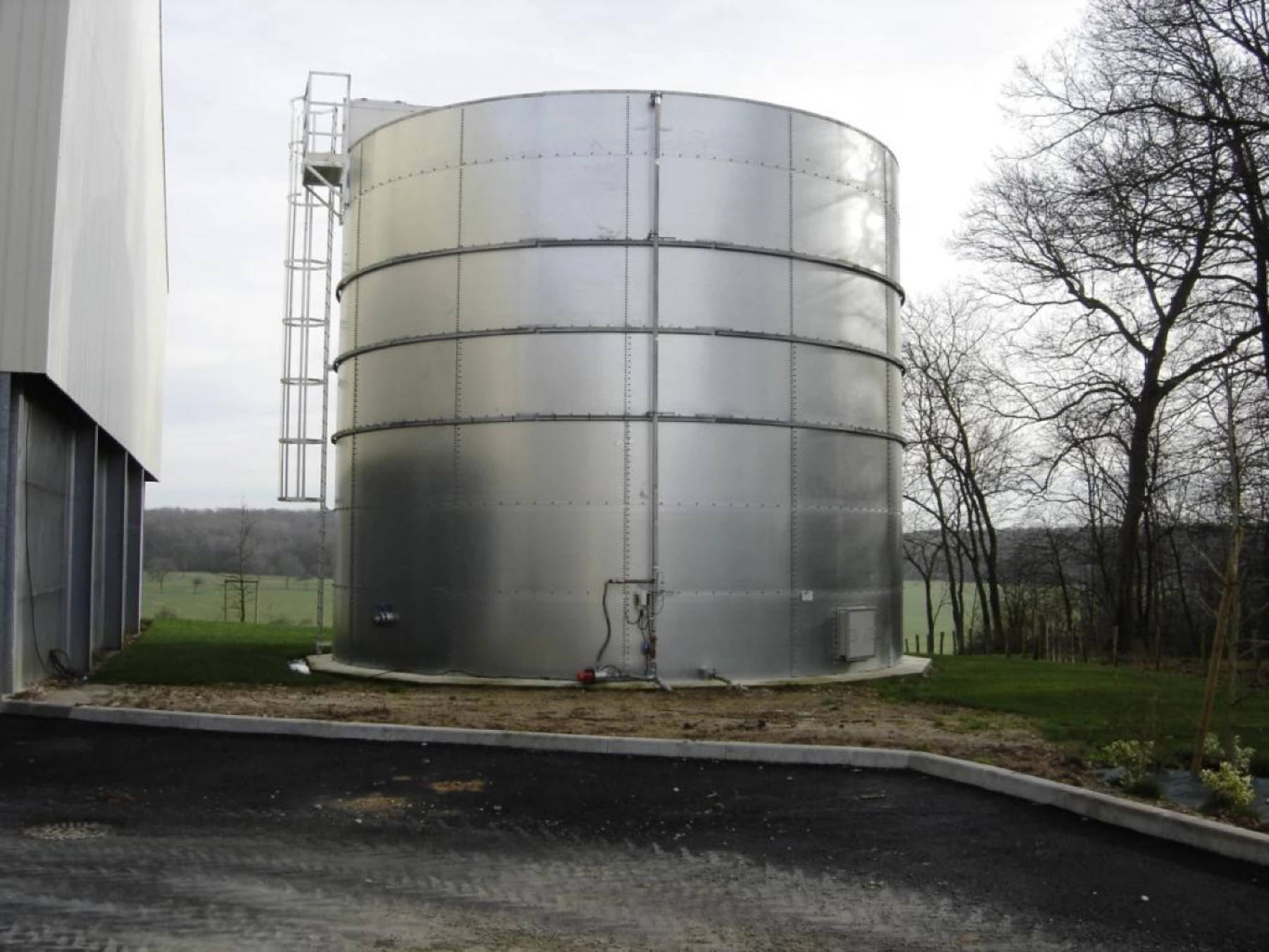 Tanque de agua desmineralizada-osmotizada