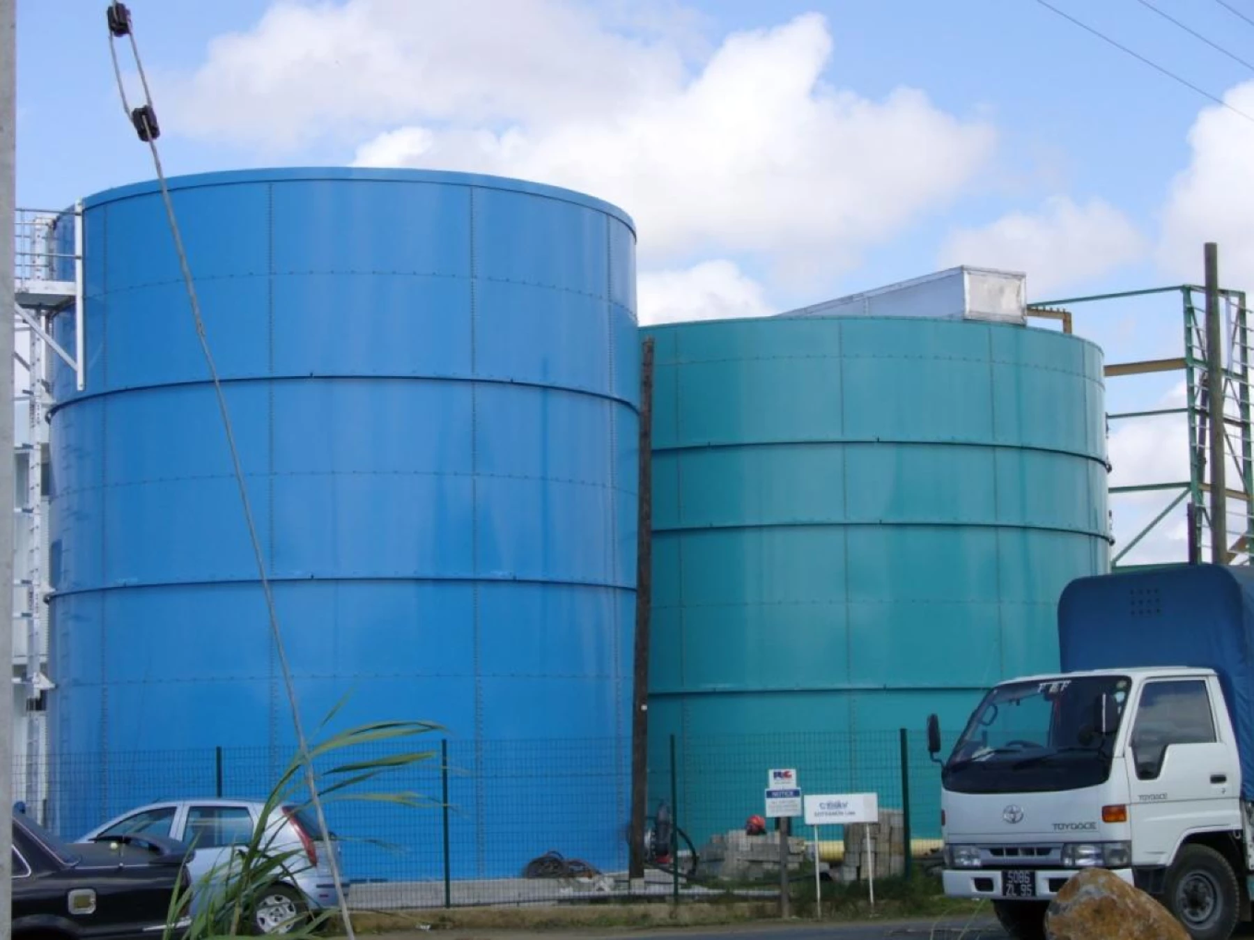 Tanque de agua desmineralizada-osmotizada