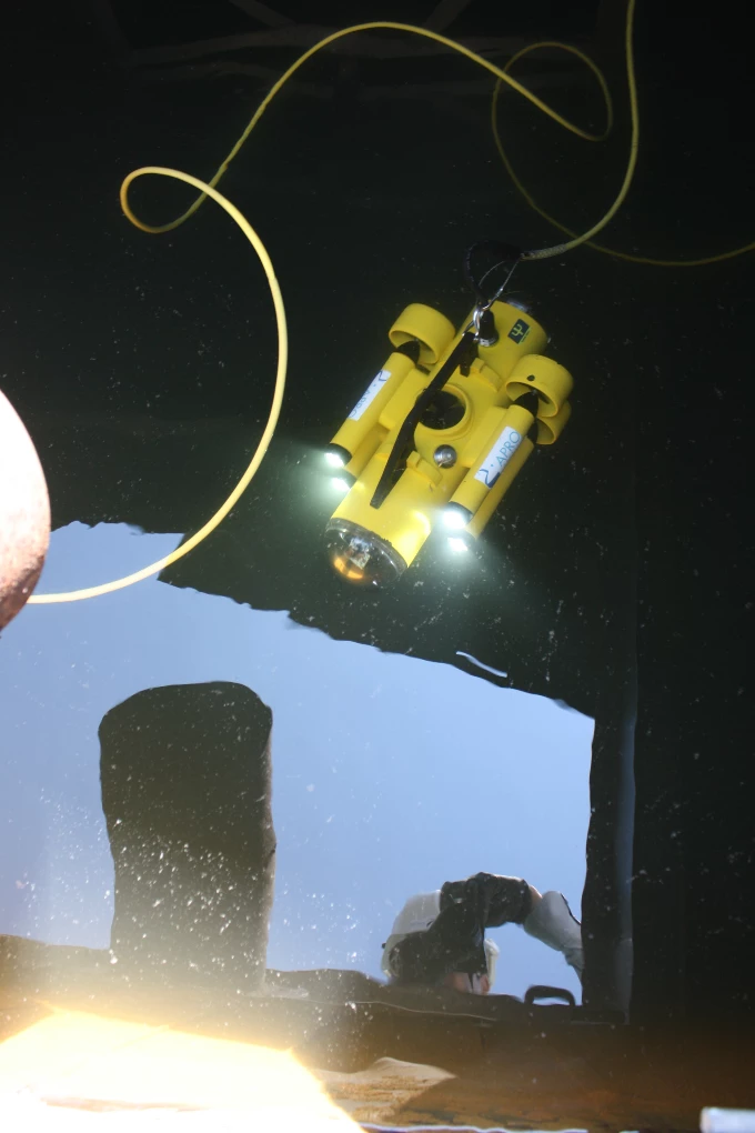 Inspección y limpieza con robot