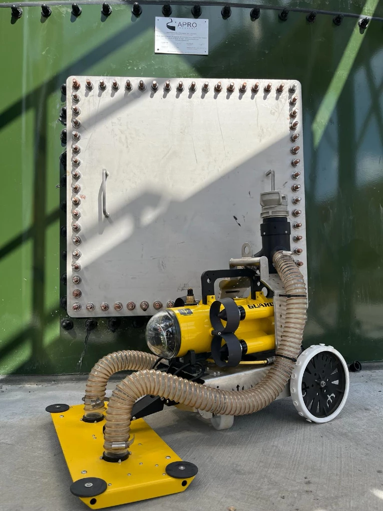 Inspección y limpieza con robot