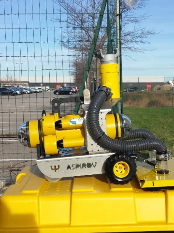 Inspección y limpieza con robot