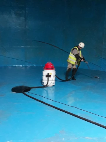 Manteniento de tanque por vaciado