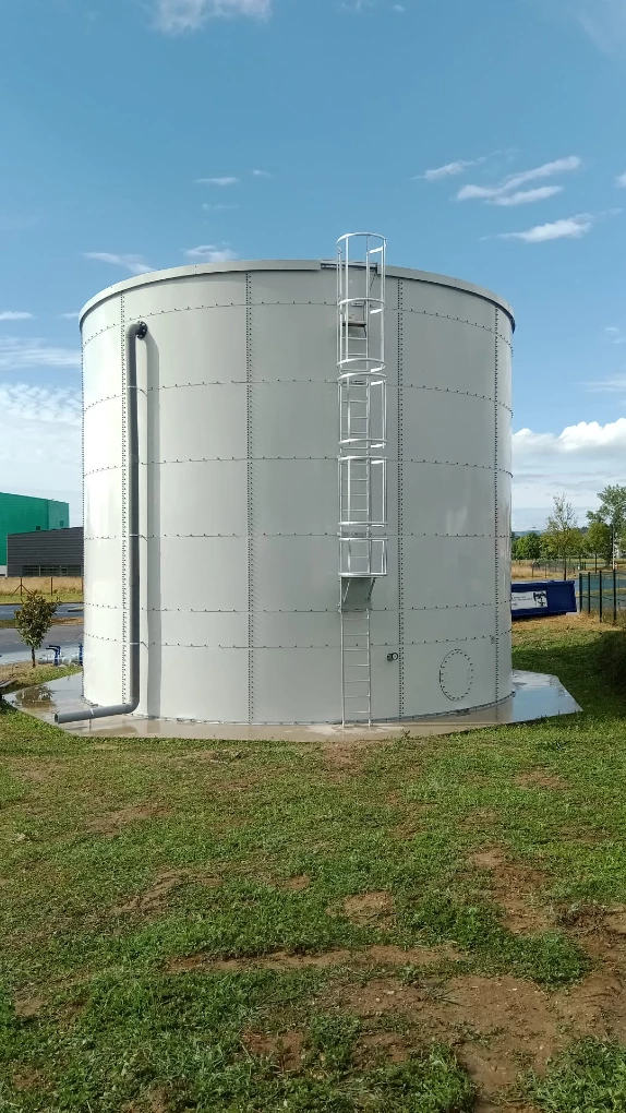 Almacenamiento de agua contra incendios