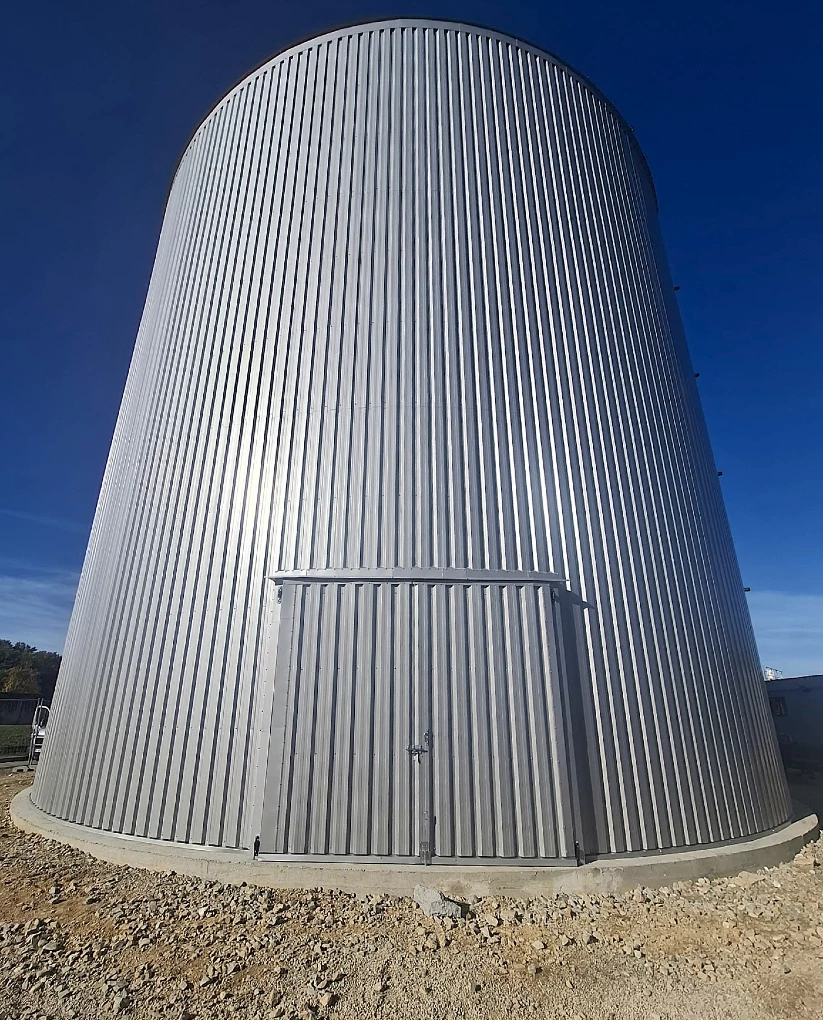 Digestor metálico de 2400m3 dúplex en Castres